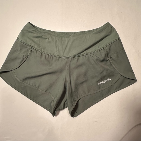 Patagonia Wonens Strider running Shorts 3 1/2 XS color sage green - Picture 6 of 10
